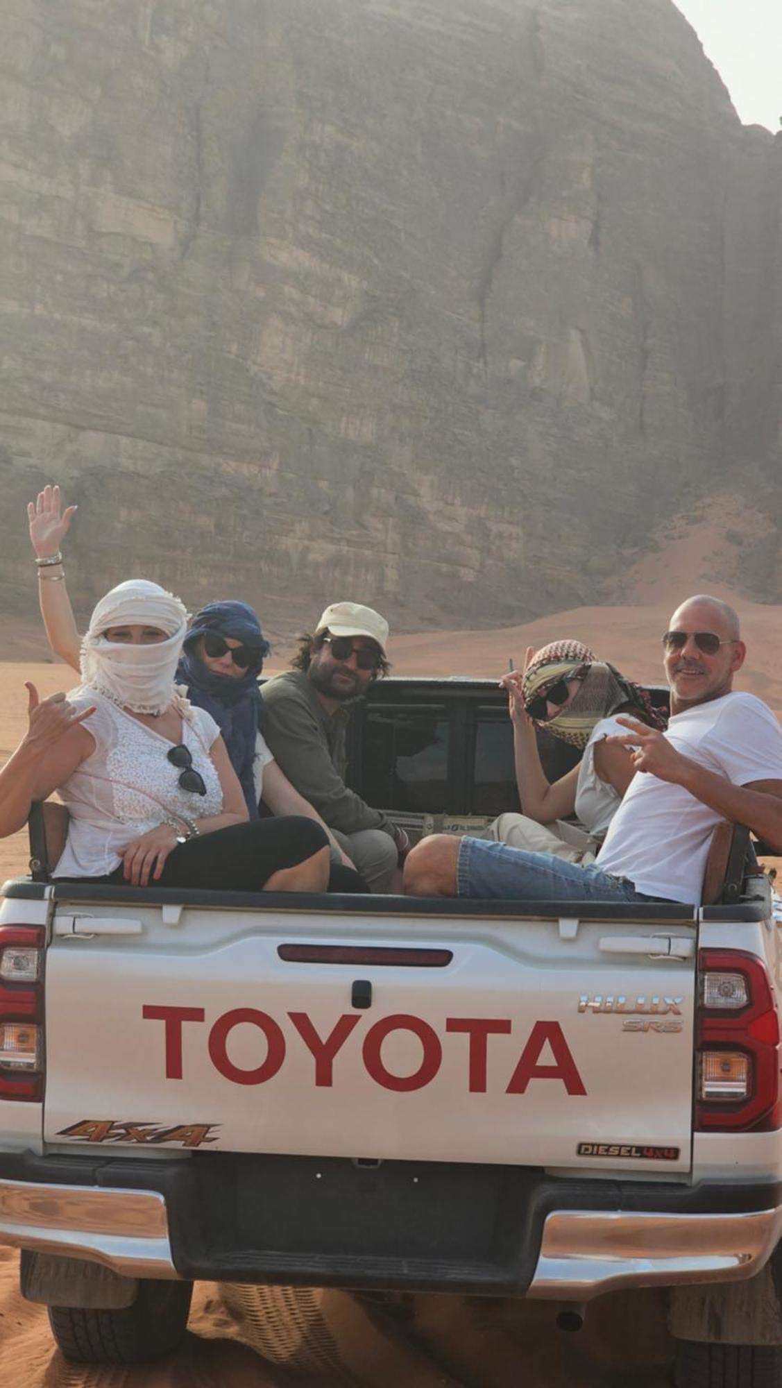 Titanic Camp Bed and Breakfast Wadi Rum Exteriör bild