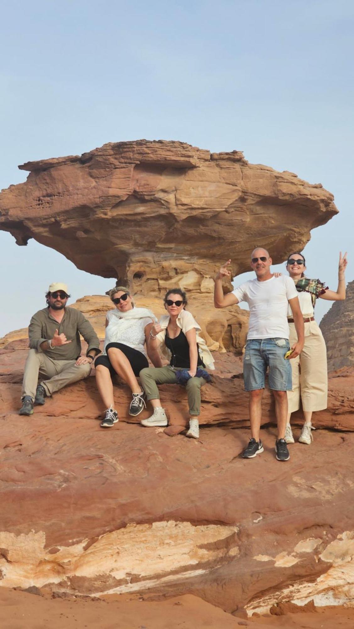 Titanic Camp Bed and Breakfast Wadi Rum Exteriör bild