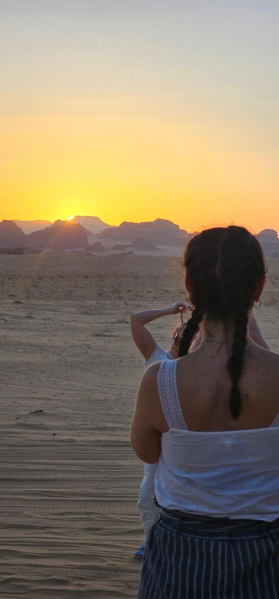 Titanic Camp Bed and Breakfast Wadi Rum Exteriör bild