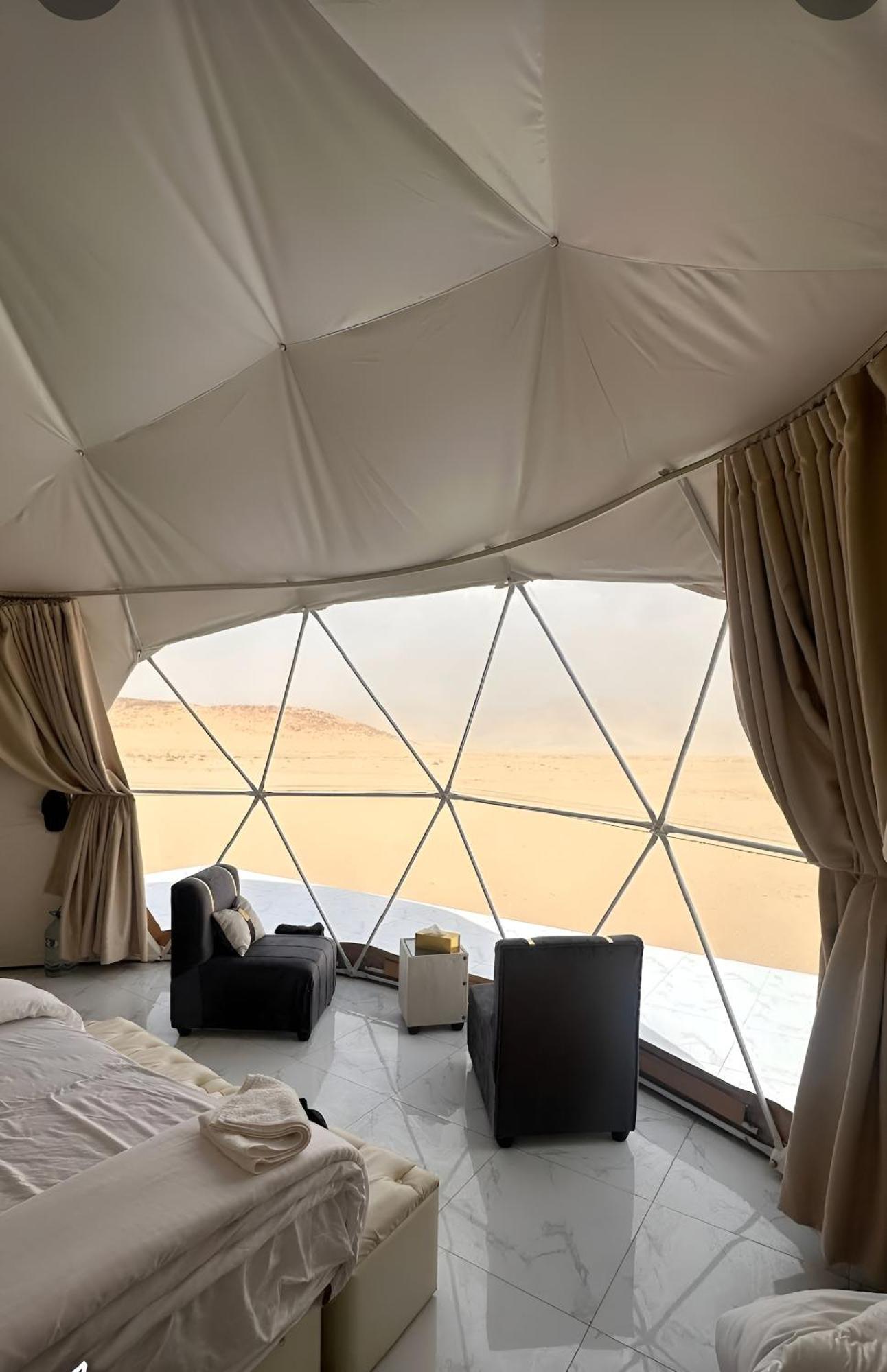 Titanic Camp Bed and Breakfast Wadi Rum Exteriör bild