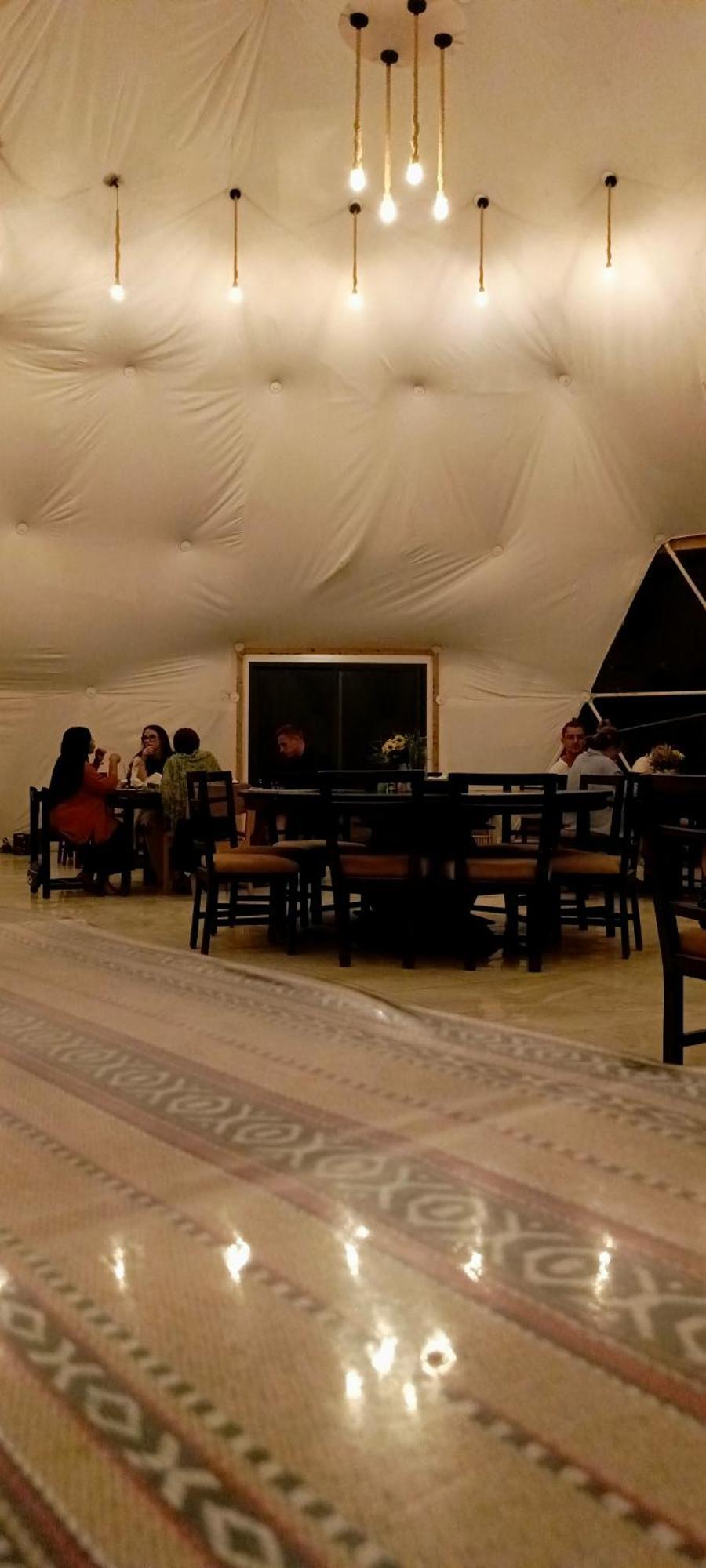 Titanic Camp Bed and Breakfast Wadi Rum Exteriör bild