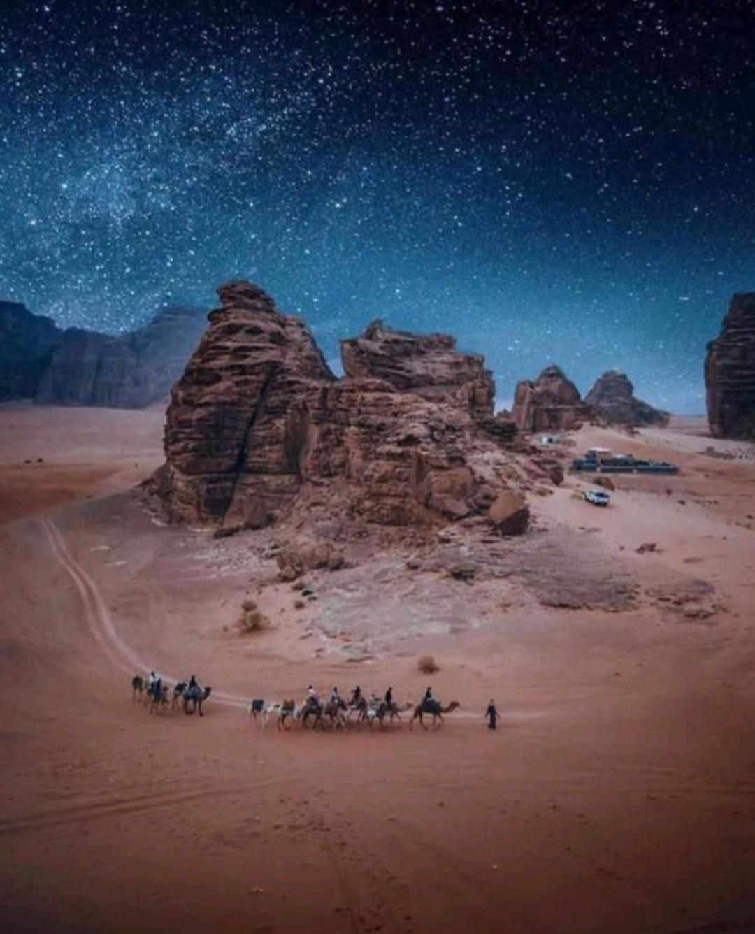 Titanic Camp Bed and Breakfast Wadi Rum Exteriör bild