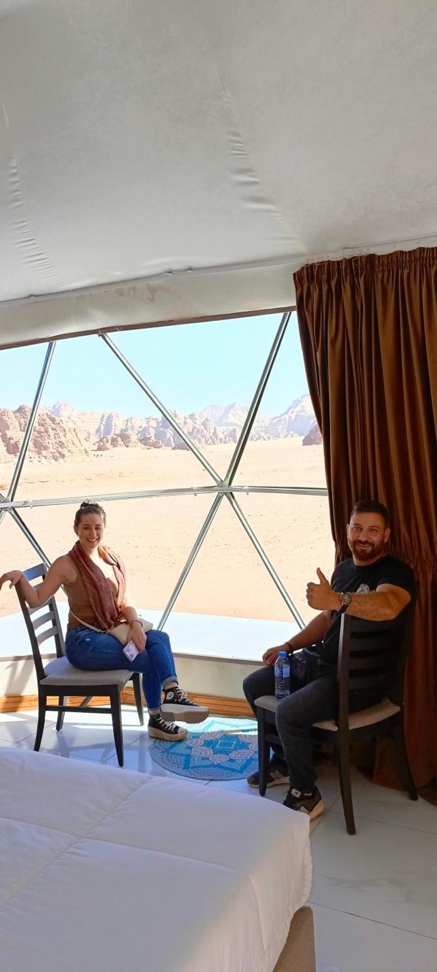 Titanic Camp Bed and Breakfast Wadi Rum Exteriör bild