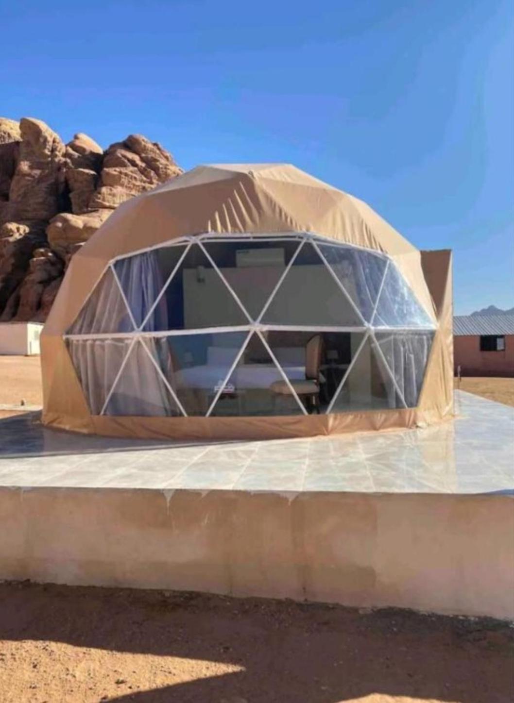 Titanic Camp Bed and Breakfast Wadi Rum Exteriör bild