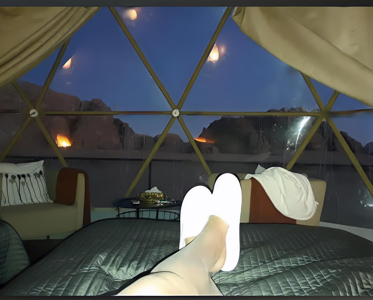 Titanic Camp Bed and Breakfast Wadi Rum Exteriör bild